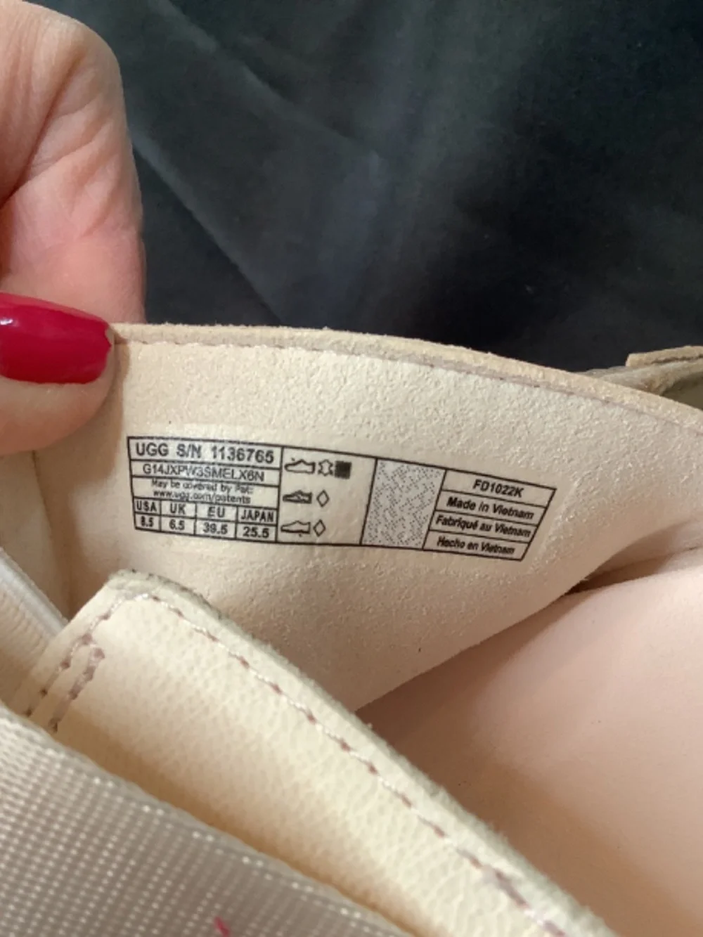 EUC UGG Ashton Slide Womens platforms sz.8.5